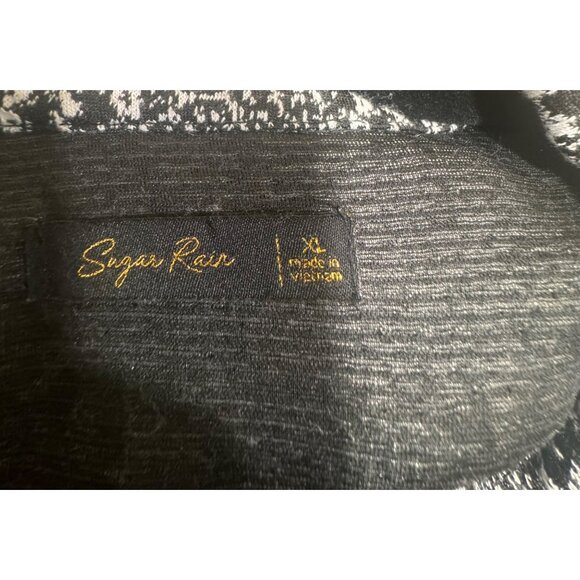 Sugar Rain Black & White Plaid Long-Sleeve Button-Down Jacket With Chest & Side - Picture 3 of 11